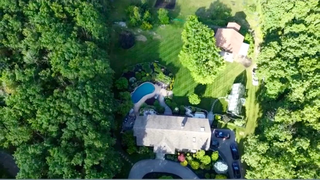 Project Clean Stripes and Sharp Edges Make a Lawn Stand Out image